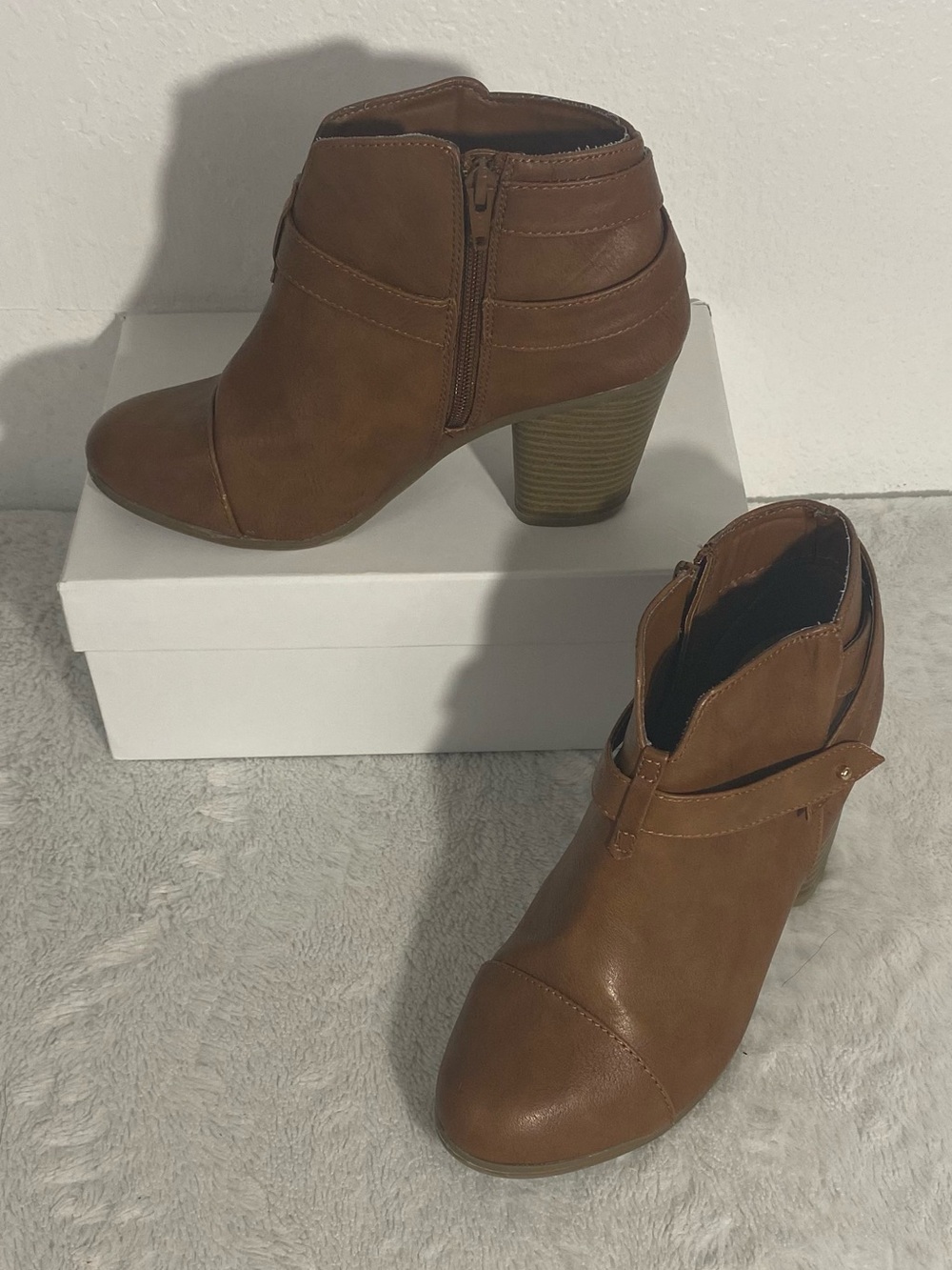 LC Lauren Conrad BonBon Cognac Brown Ankle Boots Size 8.5M